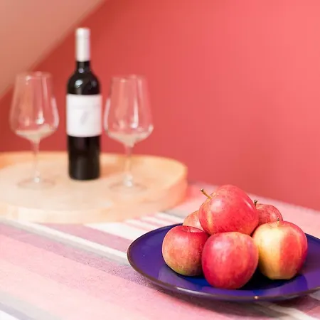 Trendy In Bairro Alto Apartment